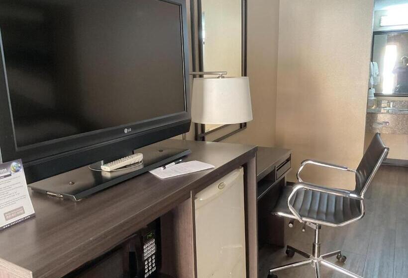 Camera Standard Letto King Accessibile ai persone con mobilità ridotta, Super 8 By Wyndham Chattanooga/east Ridge