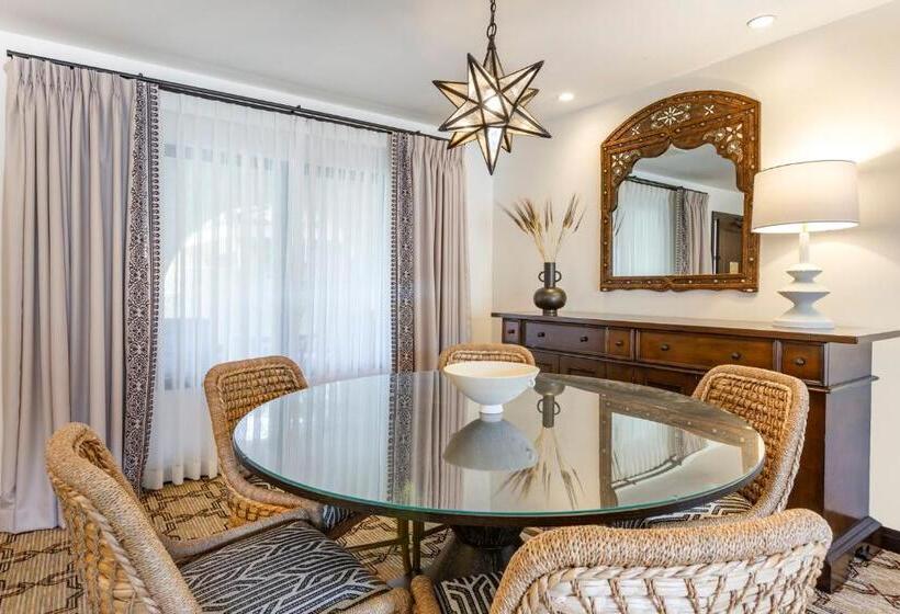 מיטת קינג בסוויטה, Omni Scottsdale Resort & Spa At Montelucia