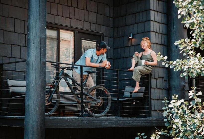 Люкс Superior, Gravity Haus Jackson Hole