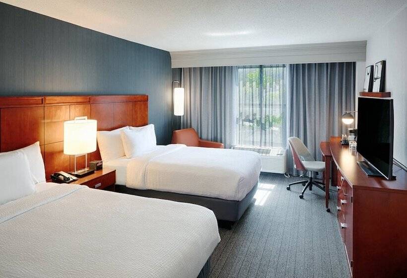 Номер Стандарт 2 Двуспальные Кровати, Courtyard By Marriott Springfield Downtown