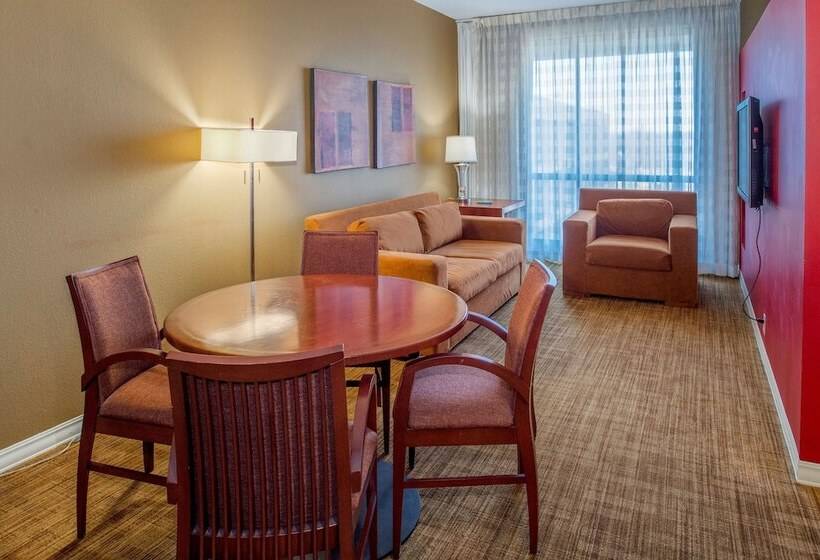 디럭스 스위트, Hilton St. Louis Airport