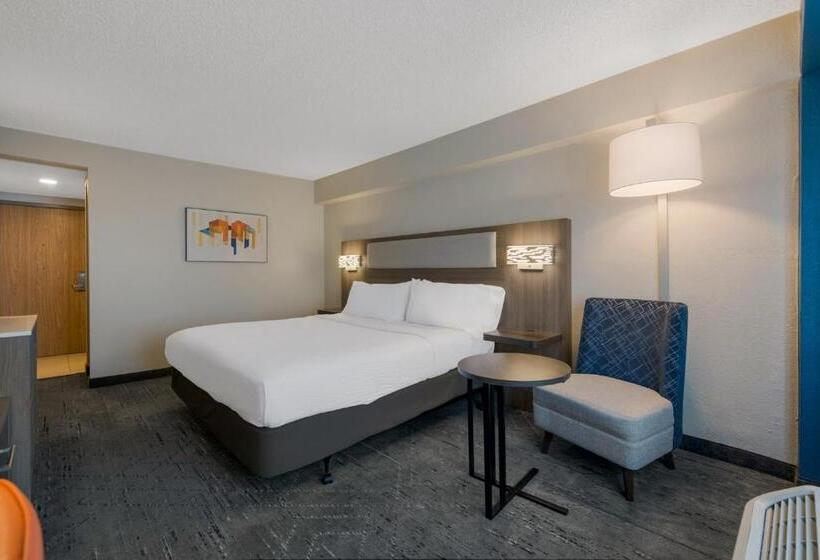 장애인을 위한 스위트, Holiday Inn Express Hotels  Hampton, An Ihg