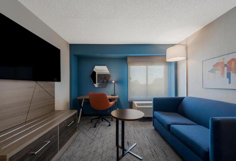 장애인을 위한 스위트, Holiday Inn Express Hotels  Hampton, An Ihg