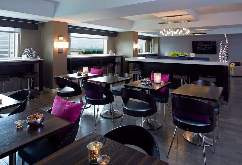 Номер Клуб, Renaissance Atlanta Waverly Hotel & Convention Center