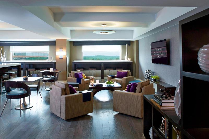 Номер Клуб, Renaissance Atlanta Waverly Hotel & Convention Center