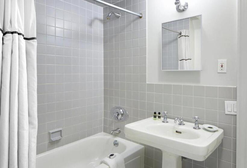 Номер Стандарт Кровать Кинг Адаптированный для Инвалидов, Tarrytown House Estate On The Hudson