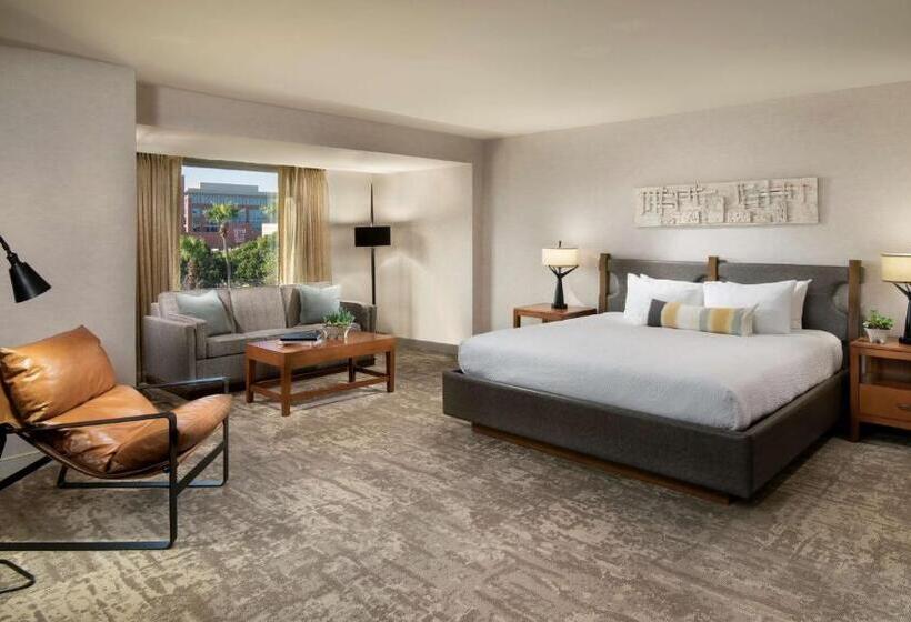 주니어 스위트, Tempe Mission Palms, A Destination By Hyatt