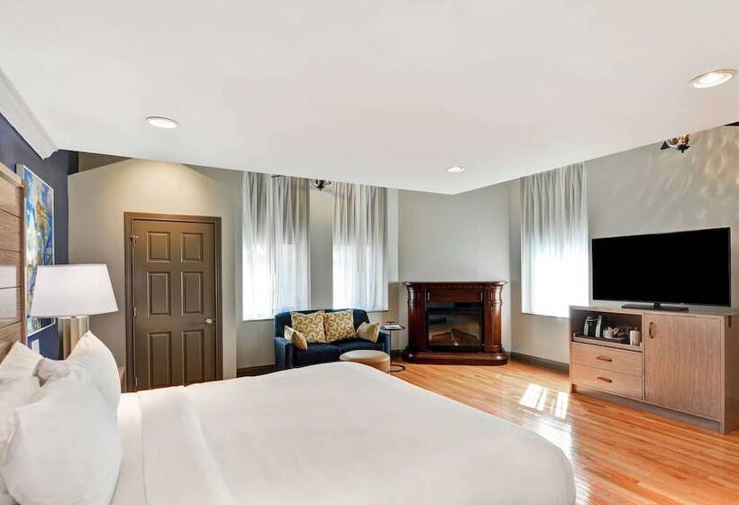 Quarto Premium, The Cincinnatian Hotel Curio Collection By Hilton
