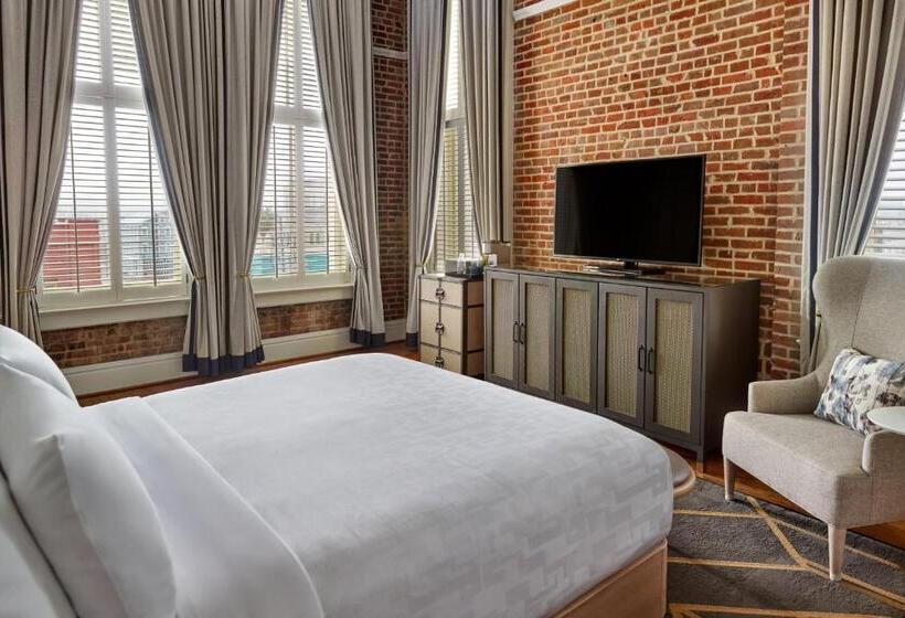 Suite Llit King, The Tremont House, Galveston, A Tribute Portfolio