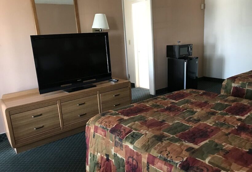 带2个双人床的标准工作室, Economy Inn Barstow