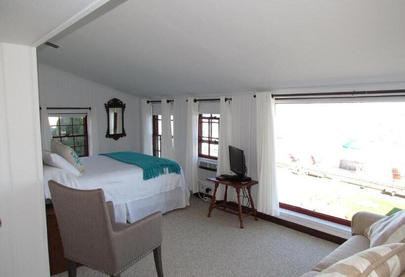 اتاق لوکس چهار تخته, The Masthead Resort