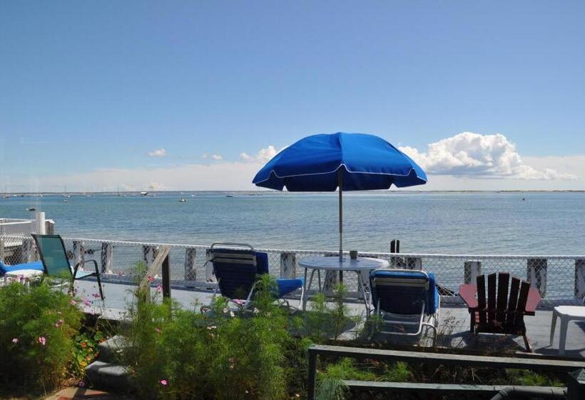 اتاق استاندارد چهار تخته با چشم‌انداز دریا, The Masthead Resort