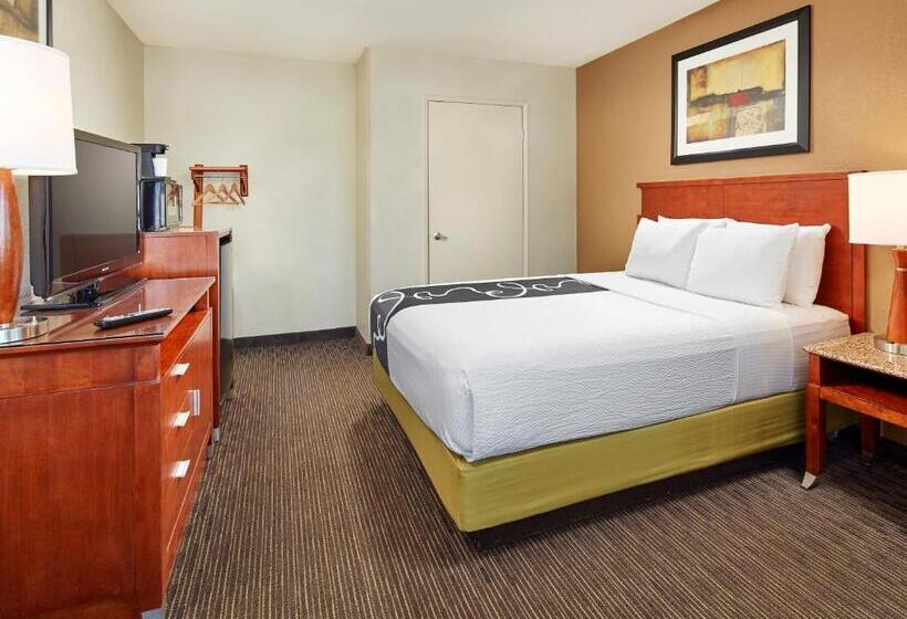 סוויטה מותאמת לאדם עם מוגבלויות, Mission View Inn & Suites San Diego Sea World   Zoo