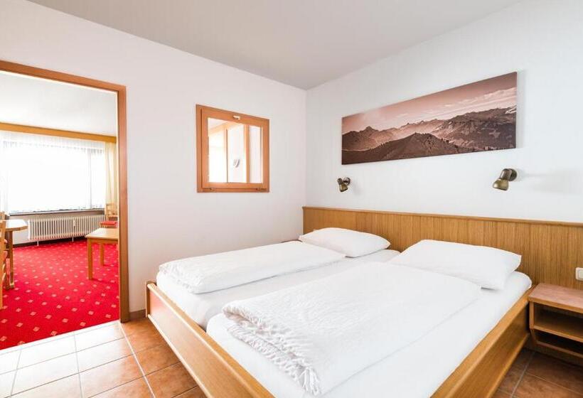 Семейный Номер, Aparthotel Kleinwalsertal