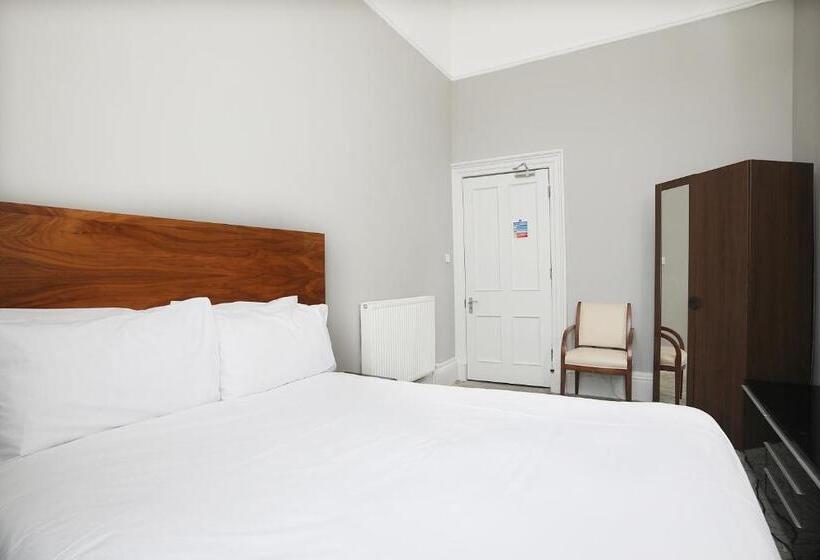 Дом 4 Спальни, Cairn Hotel & Apartments