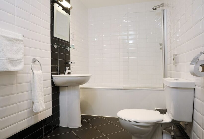 Семейный Номер, Cairn Hotel & Apartments