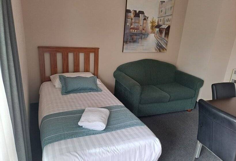 Апартаменты Семейные 1 Спальня, Commodore Motor Lodge