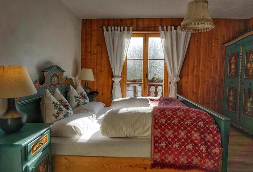 Семейный Номер, Schlosswirt