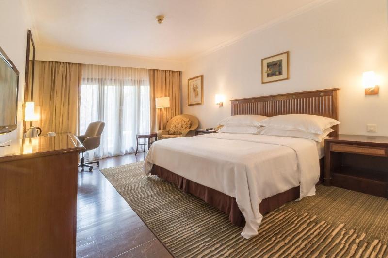 Номер Deluxe Вид на Сад, Sheraton Senggigi Beach Resort