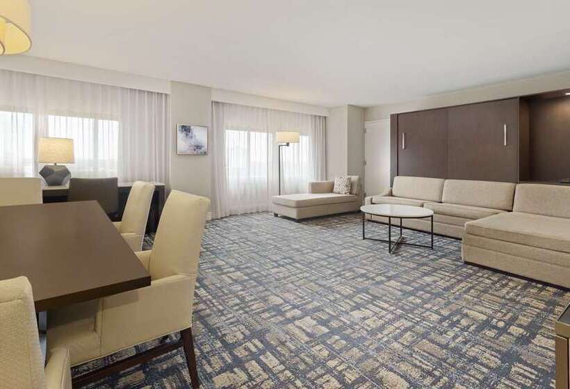 اتاق لوکس, Hilton Orlando Lake Buena Vista   Disney Springs® Area