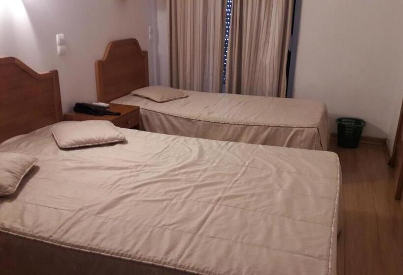 Quarto Familiar, Alicante Lisboa
