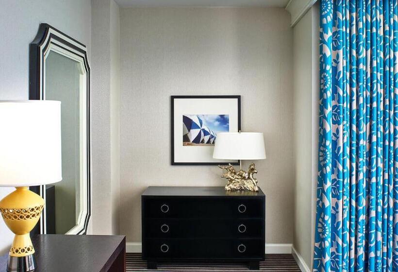 Номер Deluxe, Hyatt Centric Delfina Santa Monica