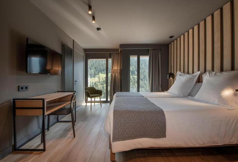 اتاق استاندارد با چشم‌انداز کوهستان, Naudi Boutique Adults Only