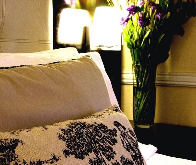 استودیوی سوپریور, Ulises Recoleta Suites