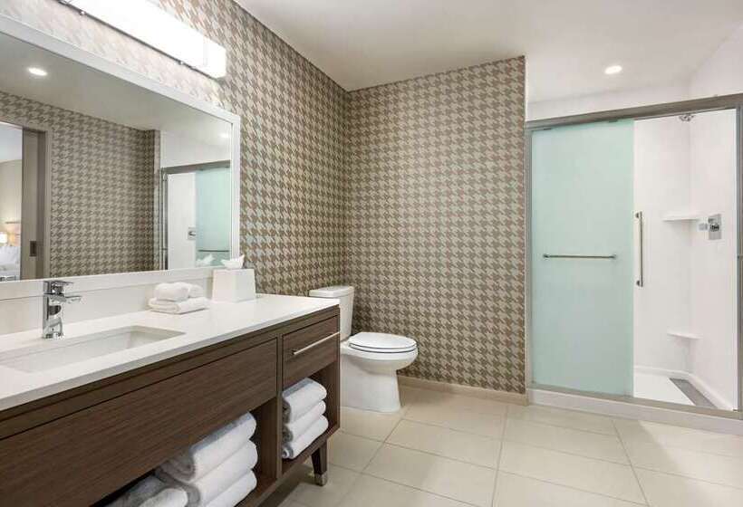 Студия Стандарт, Embassy Suites By Hilton Montreal Airport