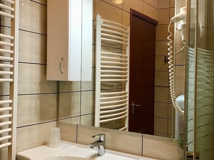 Quarto Quadruple Standart com Varanda, Kentaur