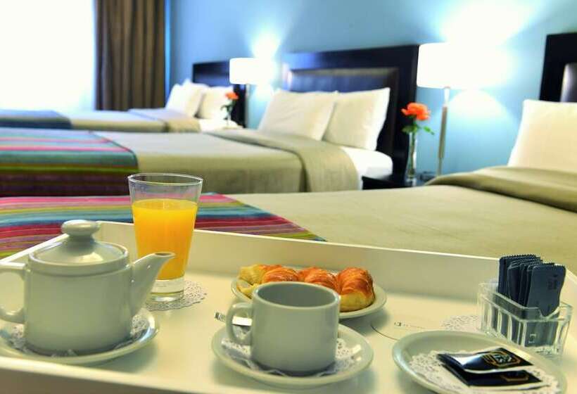 اتاق استاندارد سه نفره, Rochester Hotel Classic