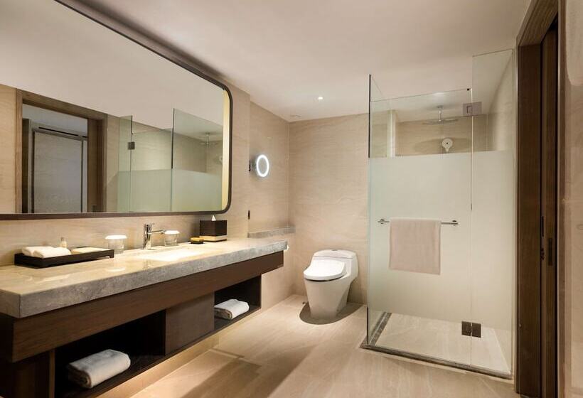 Номер Стандарт Вид на Бассейн, Hilton Bali Resort