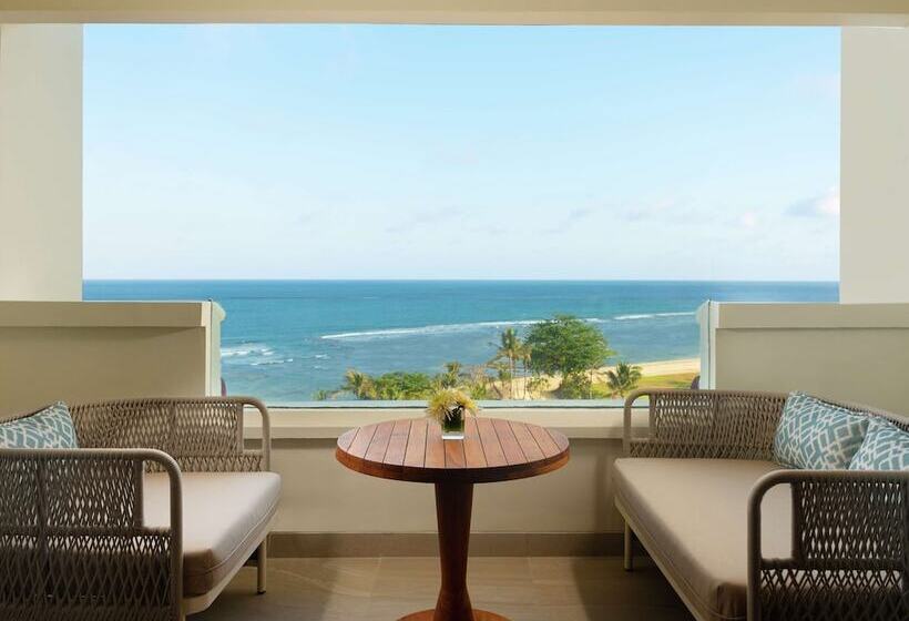 Номер Стандарт Вид на Бассейн, Hilton Bali Resort