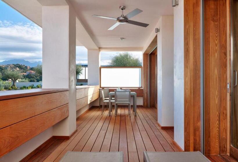 Люкс Мастер Вид на Море, La Villa Calvi