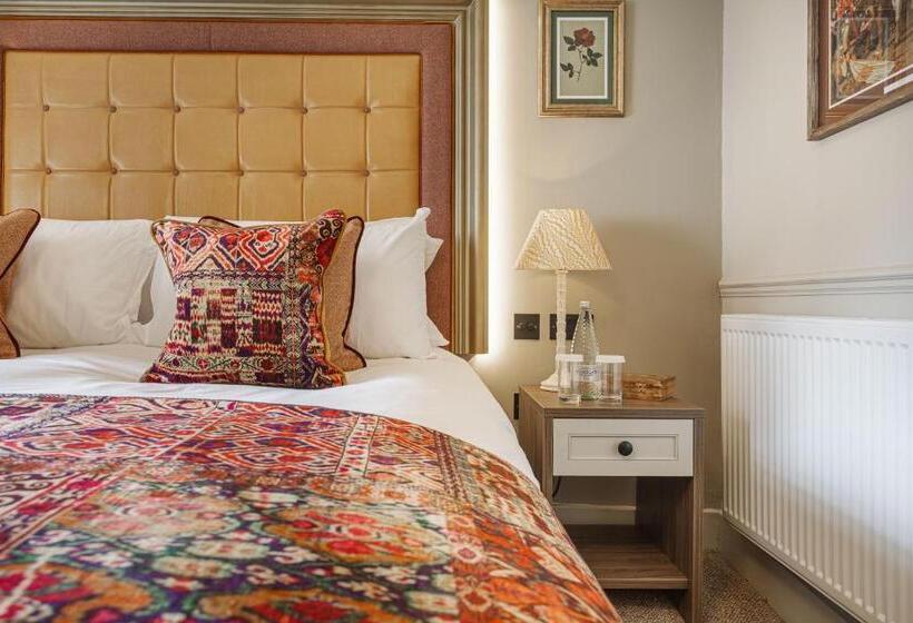 Номер Superior, The George Hotel, Amesbury, Wiltshire