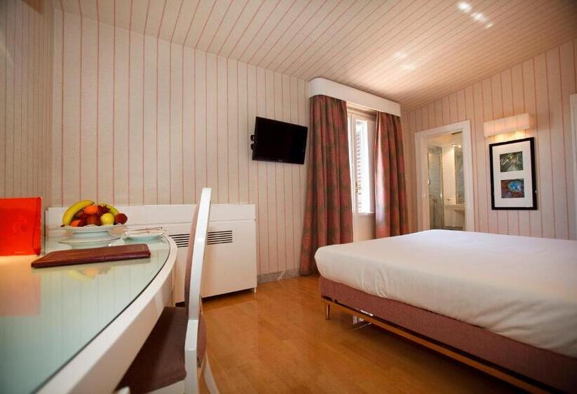 Superior Room with Terrace, Albani Firenze