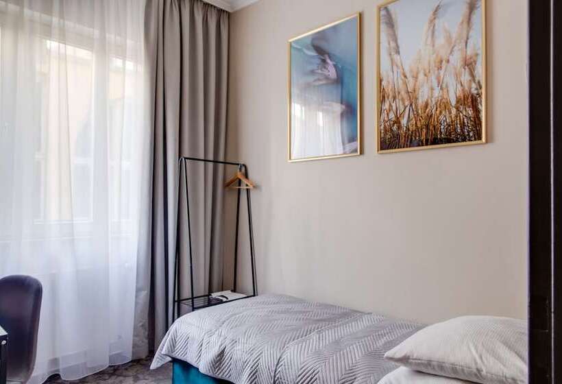 Quarto Estandar Individual, Andante