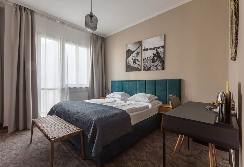 Quarto Estandar, Andante