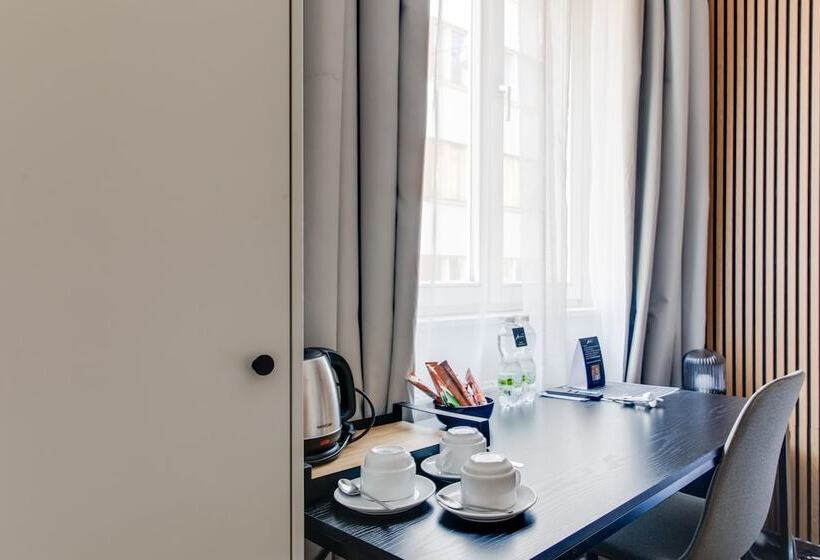Quarto Triplo Estandar, Andante