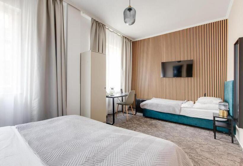 Quarto Triplo Estandar, Andante