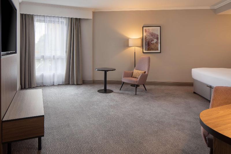 Номер Deluxe, Doubletree By Hilton Dartford Bridge