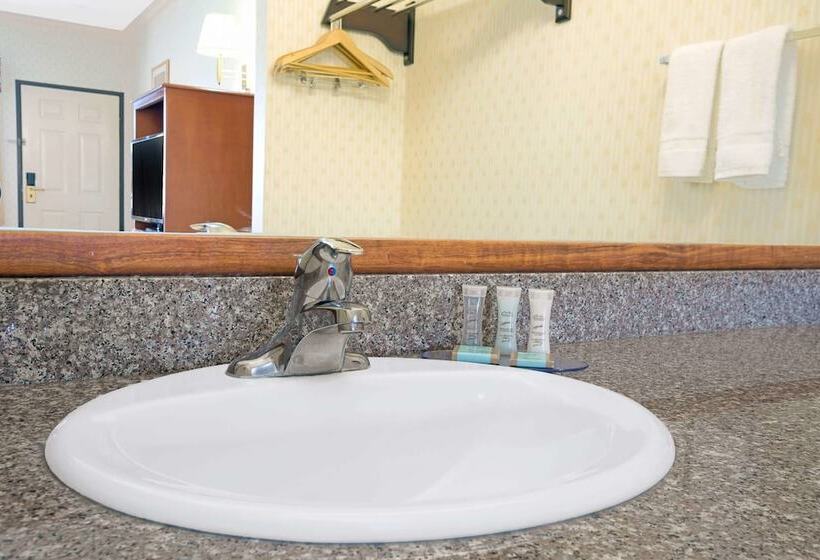 Люкс, Travelodge By Wyndham Lynwood