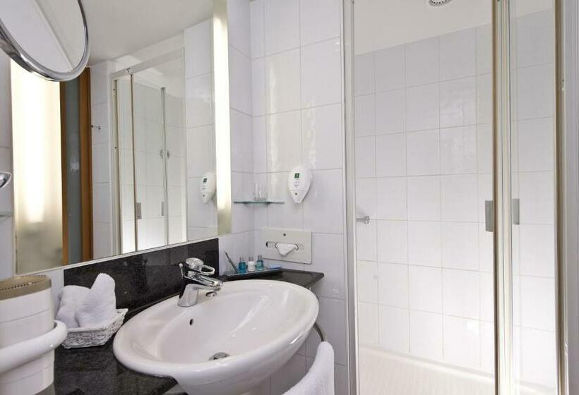Полулюкс, Radisson Blu Furst Leopold