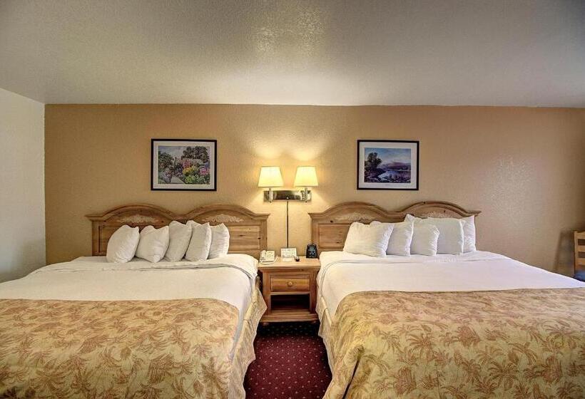 Номер Стандарт, Days Inn & Suites By Wyndham Lolo