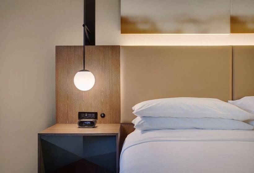 Люкс Премиум, Embassy Suites By Hilton San Rafael Marin County