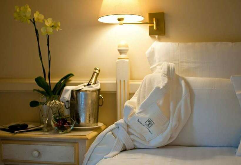 수피리어 룸, Hôtel De Mougins