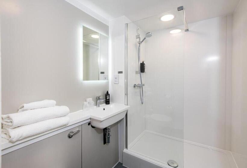 Номер Стандарт, Ibis Plymouth