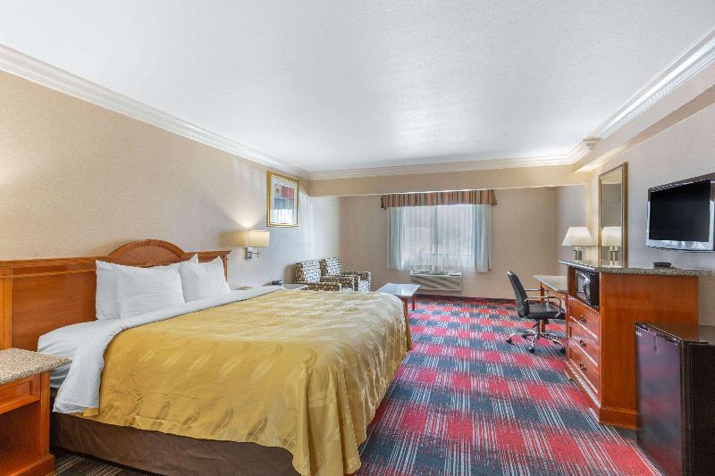 Номер Стандарт, Quality Inn & Suites Oceanside Near Camp Pendleton