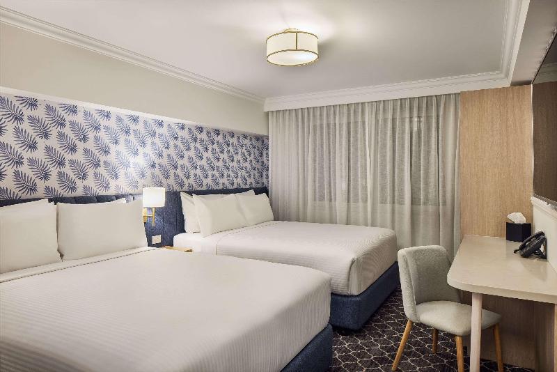 带特大床的标准间, The Beachcomber Hotel & Resort, Ascend Hotel Collection