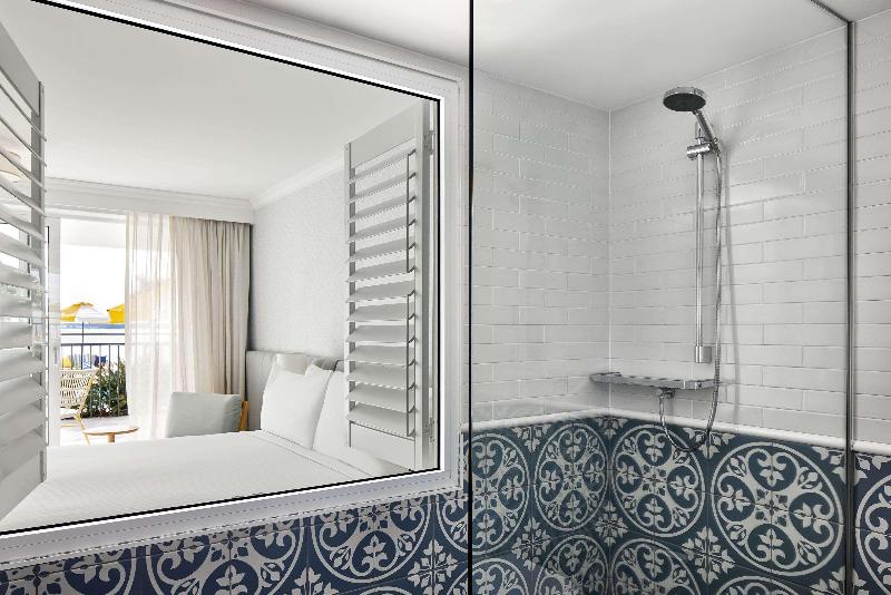 带大床的标准间, The Beachcomber Hotel & Resort, Ascend Hotel Collection